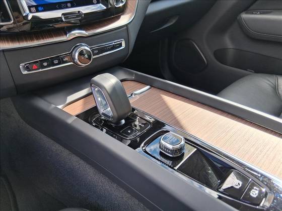 VOLVO XC60 2.0 T8 RECHARGE PLUS AWD GEARTRONIC